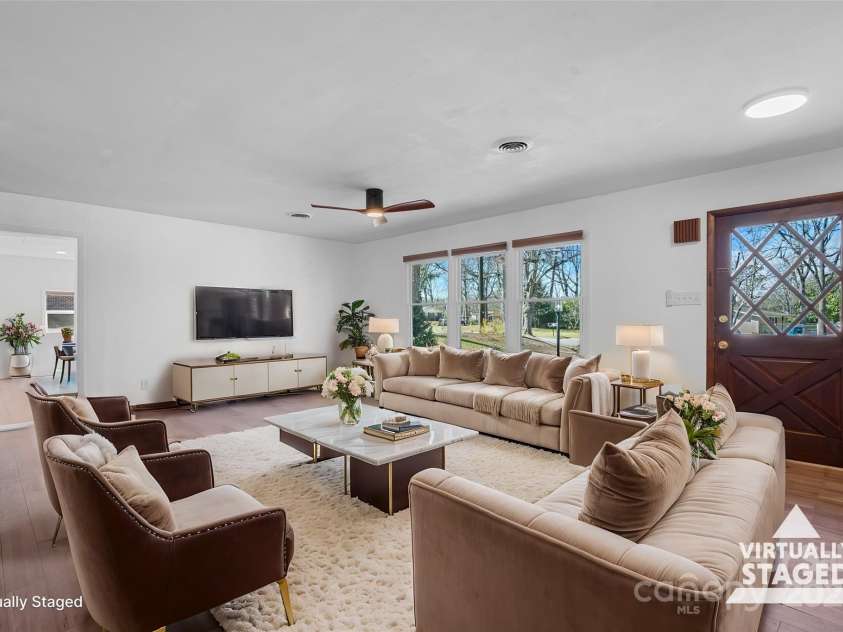 2530 31st Street Drive, Hickory, NC 28601.  MLS# CAR4231515, YatesRealty ID 15239. 