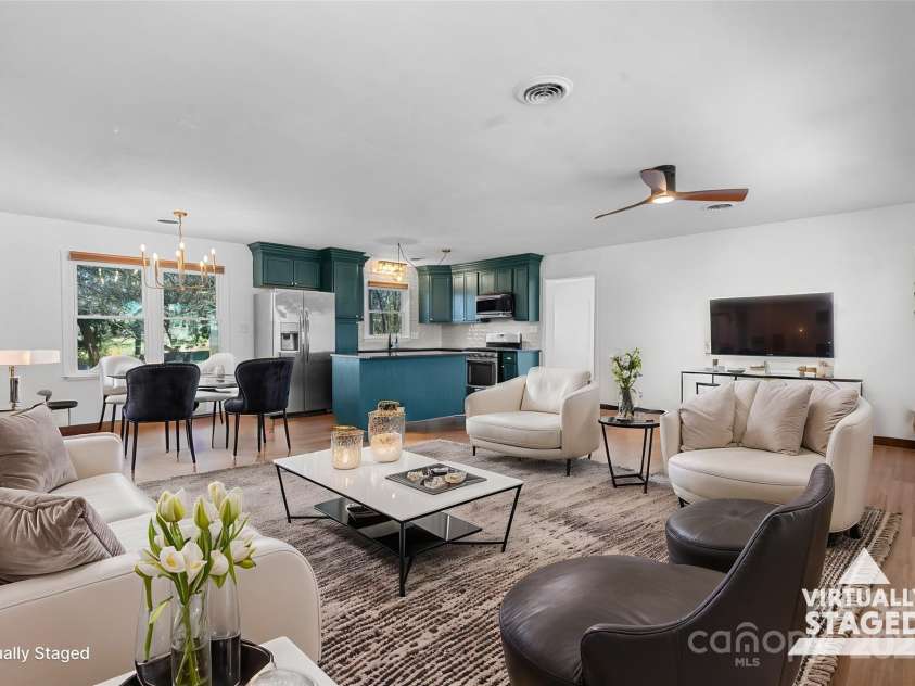 2530 31st Street Drive, Hickory, NC 28601.  MLS# CAR4231515, YatesRealty ID 15239. 