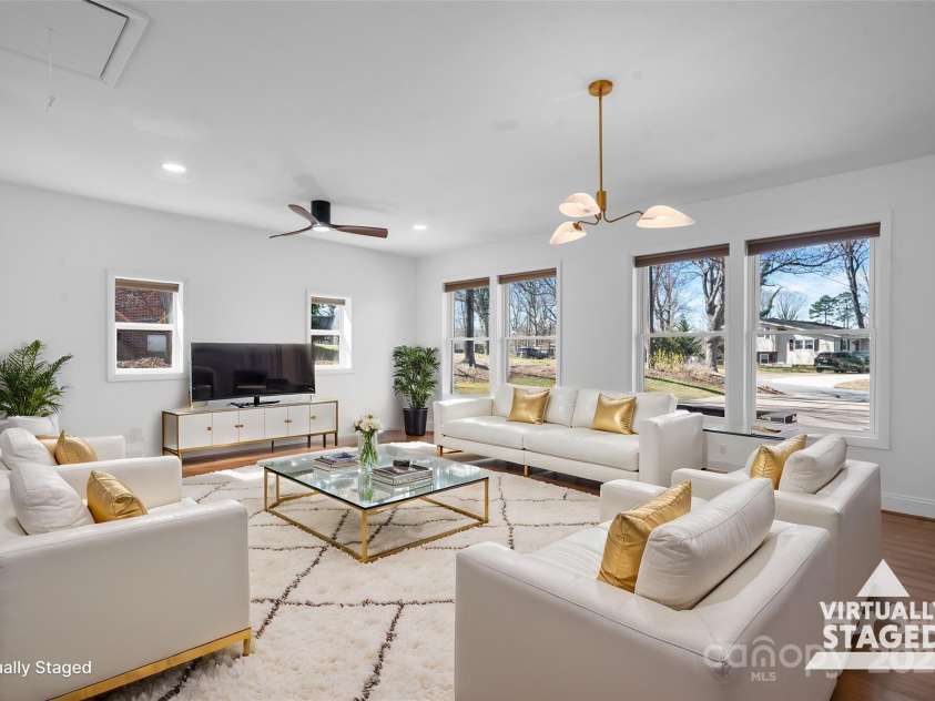 2530 31st Street Drive, Hickory, NC 28601.  MLS# CAR4231515, YatesRealty ID 15239. 