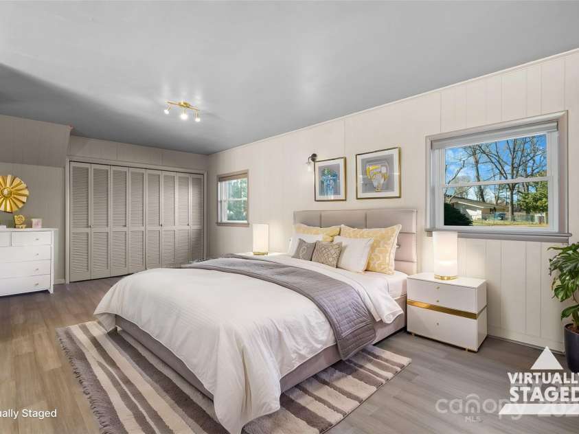 2530 31st Street Drive, Hickory, NC 28601.  MLS# CAR4231515, YatesRealty ID 15239. 