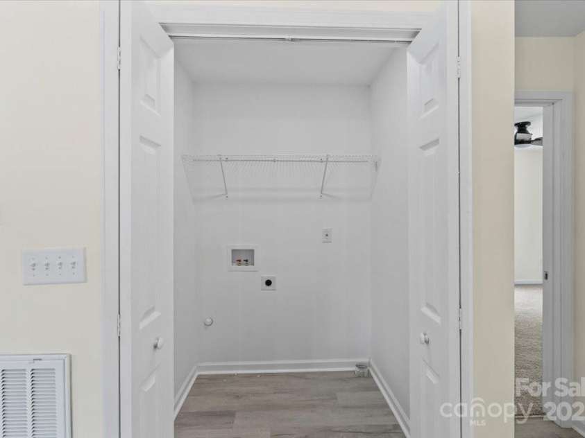 40 Magnolia Street, York, SC 29745.  MLS# CAR4291281, YatesRealty ID 15239. Laundry Room