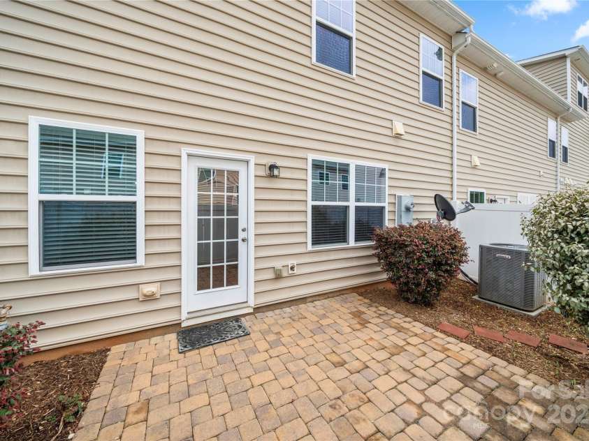 113 Burlingame Court, Mooresville, NC 28117.  MLS# CAR4228046, YatesRealty ID 1524. 