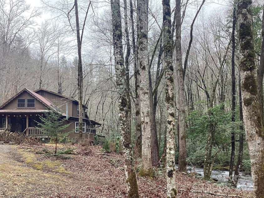 4700 Buffalo Road, Robbinsville, NC 28771.  MLS# CAR4276665, YatesRealty ID 1524. 