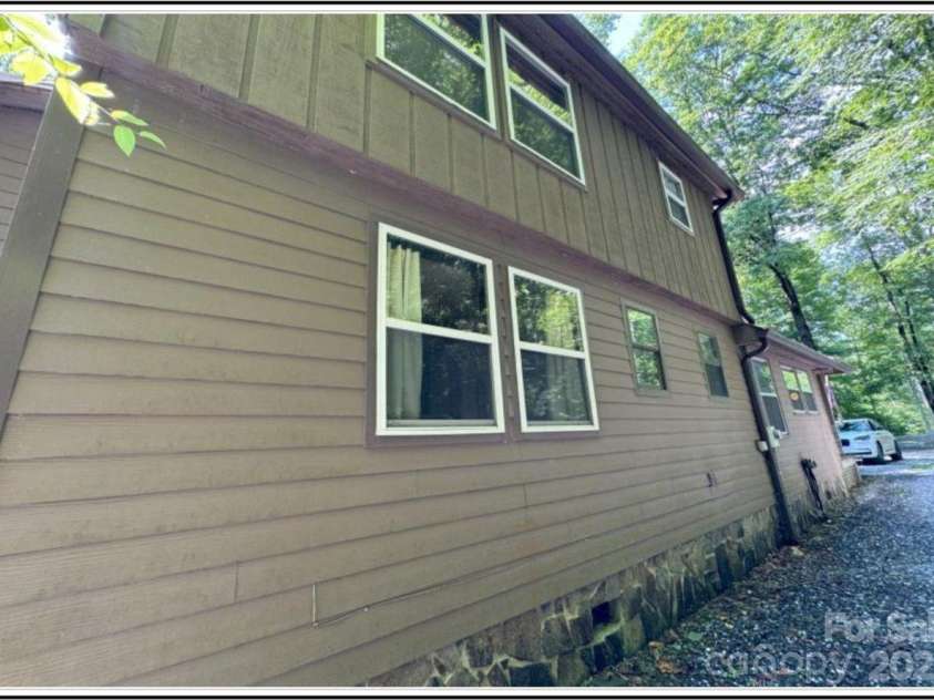 4700 Buffalo Road, Robbinsville, NC 28771.  MLS# CAR4276665, YatesRealty ID 1524. 