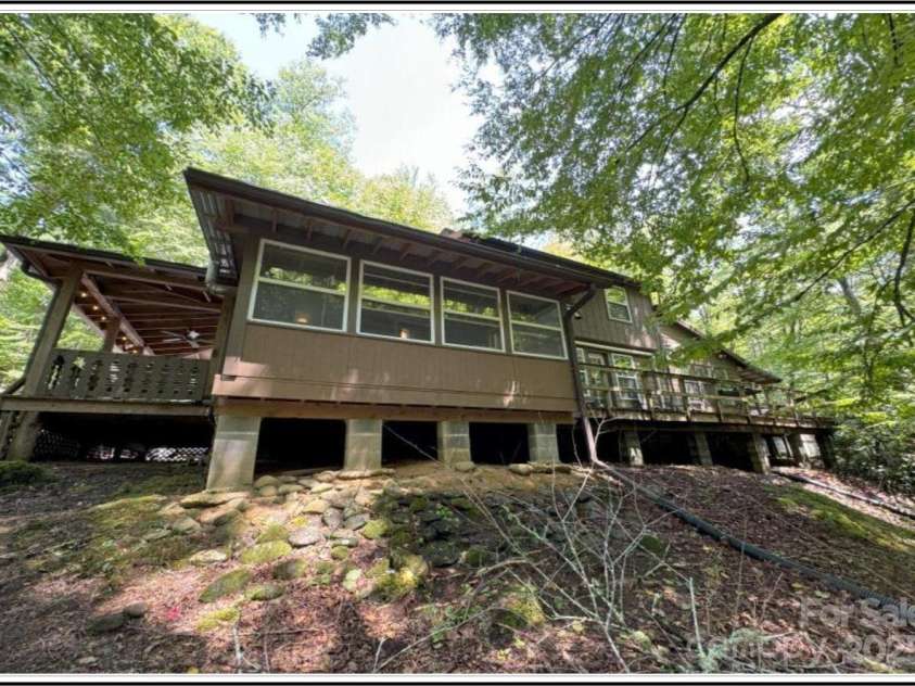 4700 Buffalo Road, Robbinsville, NC 28771.  MLS# CAR4276665, YatesRealty ID 1524. 