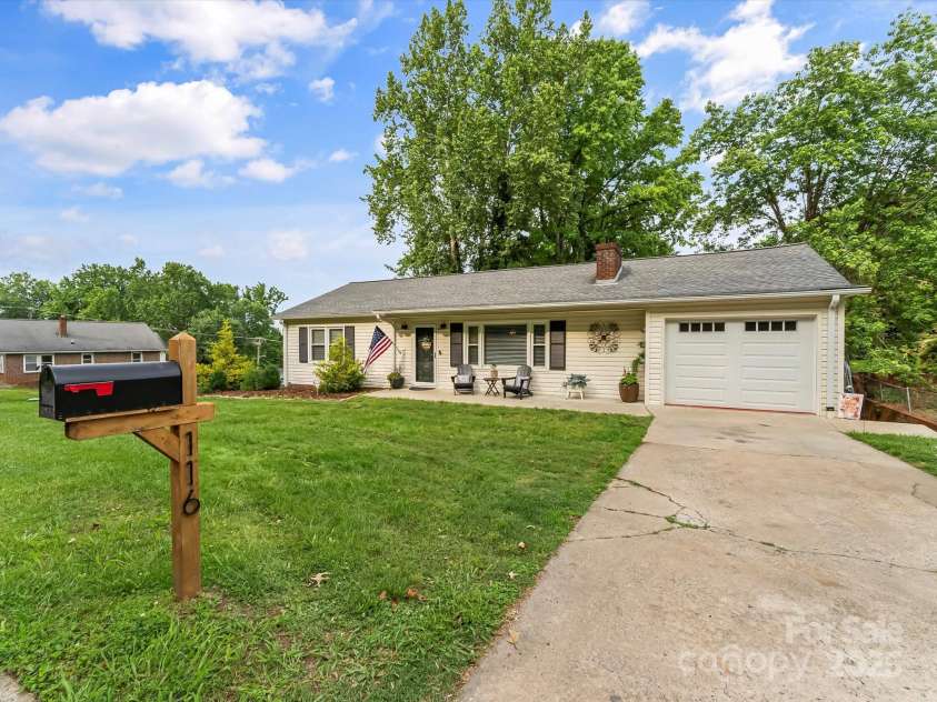116 Lenoir Road, Morganton, NC 28655.  MLS# CAR4260146, YatesRealty ID 15240. 