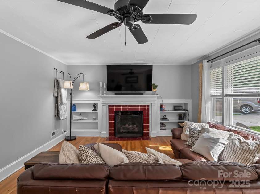 116 Lenoir Road, Morganton, NC 28655.  MLS# CAR4260146, YatesRealty ID 15240. 