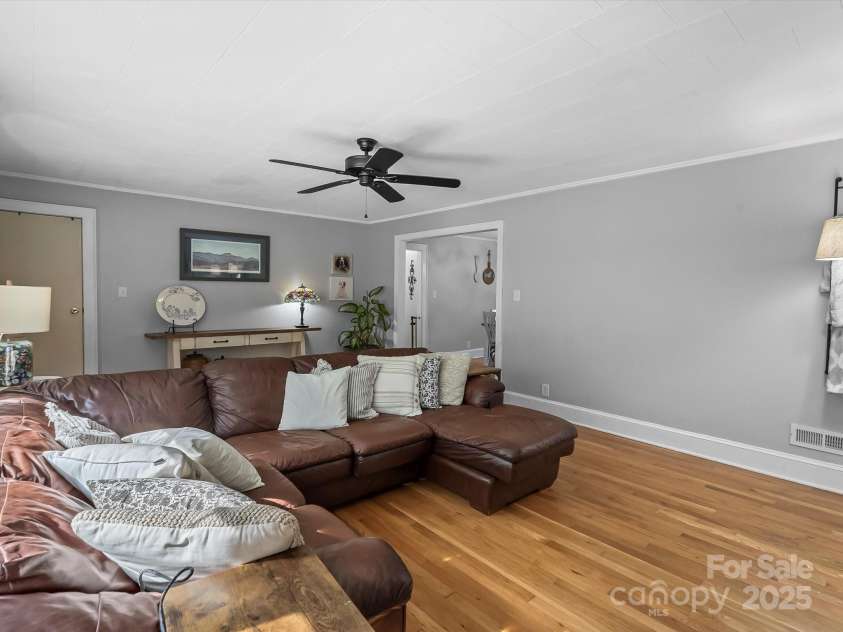 116 Lenoir Road, Morganton, NC 28655.  MLS# CAR4260146, YatesRealty ID 15240. 