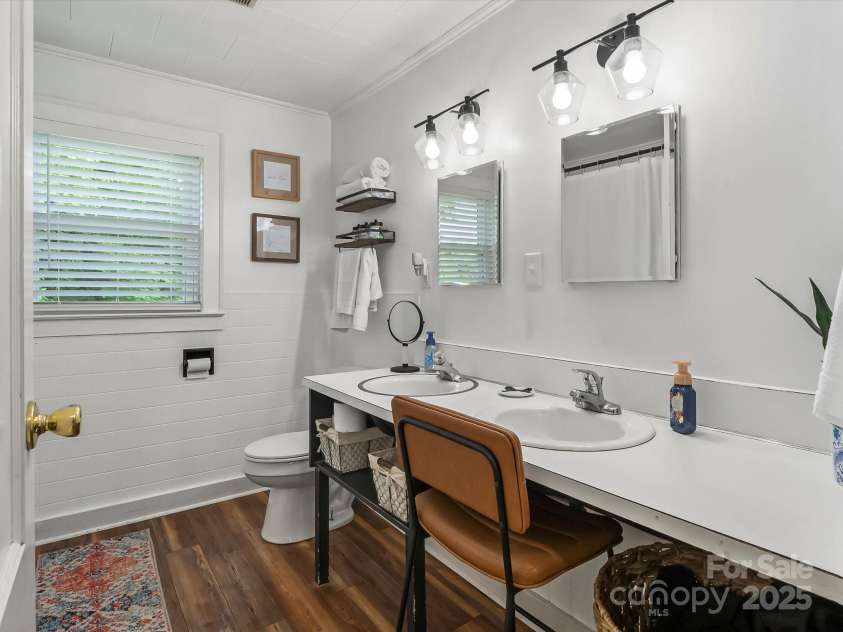 116 Lenoir Road, Morganton, NC 28655.  MLS# CAR4260146, YatesRealty ID 15240. 