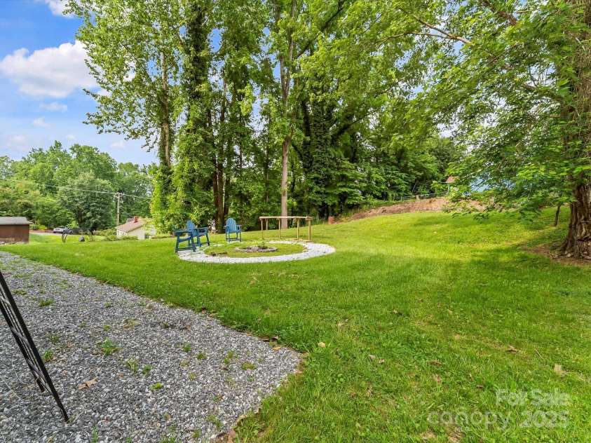116 Lenoir Road, Morganton, NC 28655.  MLS# CAR4260146, YatesRealty ID 15240. 