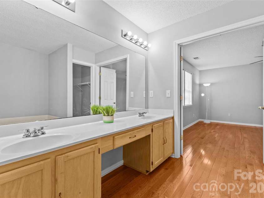 12611 Diamond Drive, Pineville, NC 28134.  MLS# CAR4361382, YatesRealty ID 15240. 