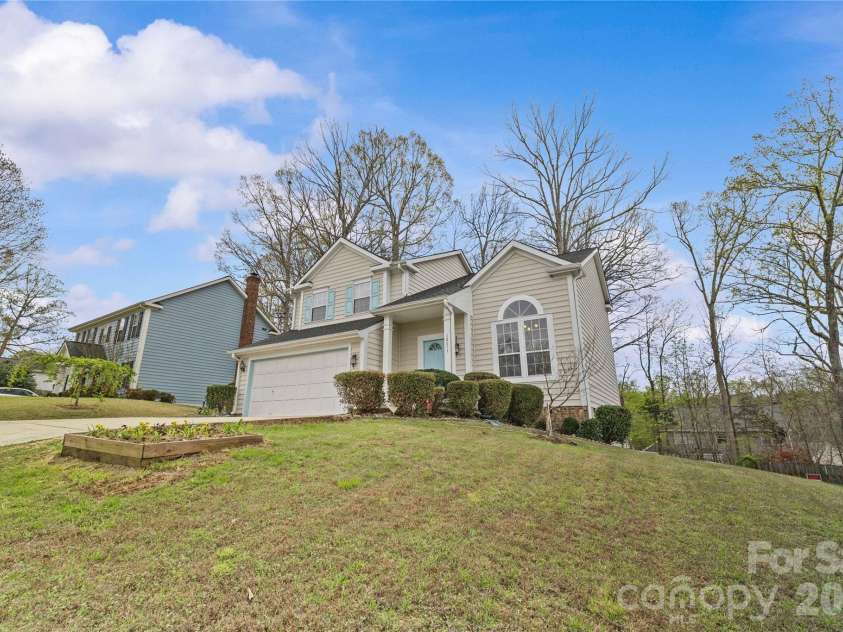 12611 Diamond Drive, Pineville, NC 28134.  MLS# CAR4361382, YatesRealty ID 15240. 
