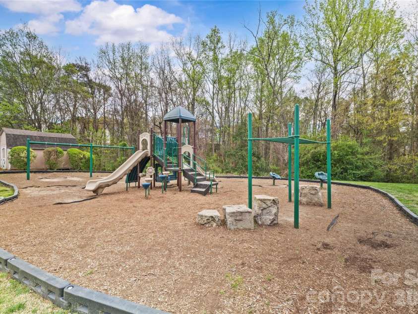 12611 Diamond Drive, Pineville, NC 28134.  MLS# CAR4361382, YatesRealty ID 15240. 