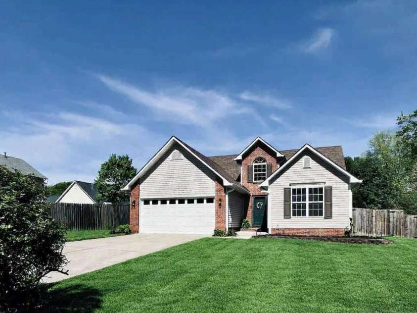 2653 Thistle Brook Drive, Concord, NC 28027.  MLS# CAR4371743, YatesRealty ID 15242. 