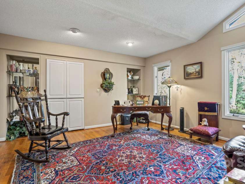 231 Greenleaf Drive, Flat Rock, NC 28731.  MLS# CAR4344397, YatesRealty ID 15243. 