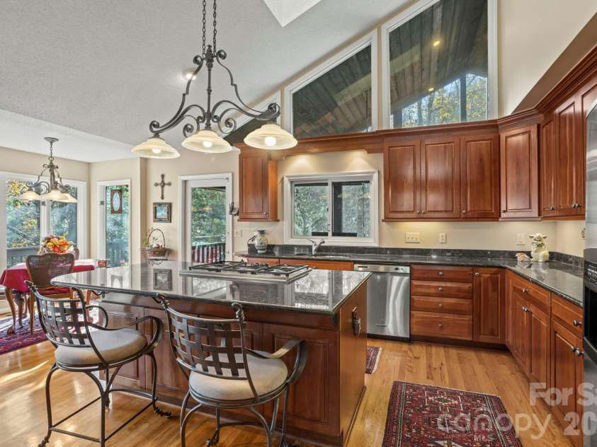 231 Greenleaf Drive, Flat Rock, NC 28731.  MLS# CAR4344397, YatesRealty ID 15243. 