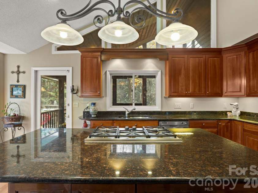 231 Greenleaf Drive, Flat Rock, NC 28731.  MLS# CAR4344397, YatesRealty ID 15243. 