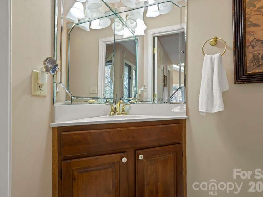 231 Greenleaf Drive, Flat Rock, NC 28731.  MLS# CAR4344397, YatesRealty ID 15243. 