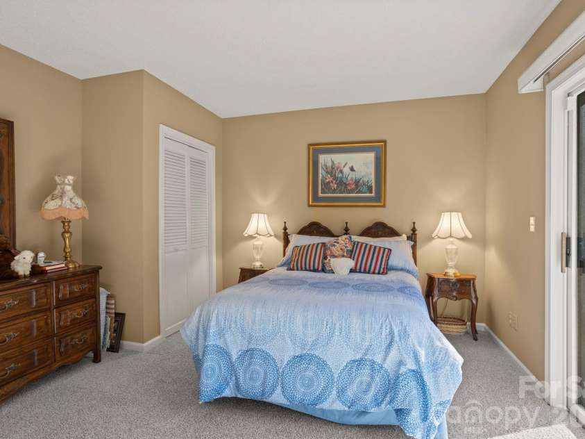 231 Greenleaf Drive, Flat Rock, NC 28731.  MLS# CAR4344397, YatesRealty ID 15243. 