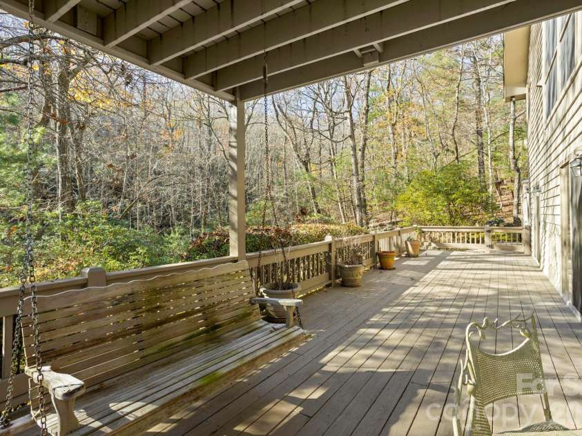 231 Greenleaf Drive, Flat Rock, NC 28731.  MLS# CAR4344397, YatesRealty ID 15243. 