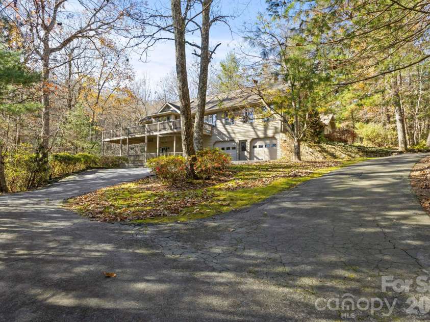 231 Greenleaf Drive, Flat Rock, NC 28731.  MLS# CAR4344397, YatesRealty ID 15243. 