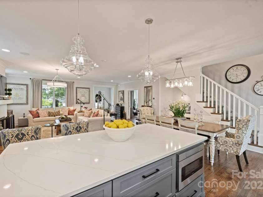 2829 Holt Street, Charlotte, NC 28205.  MLS# CAR4260071, YatesRealty ID 15243. 