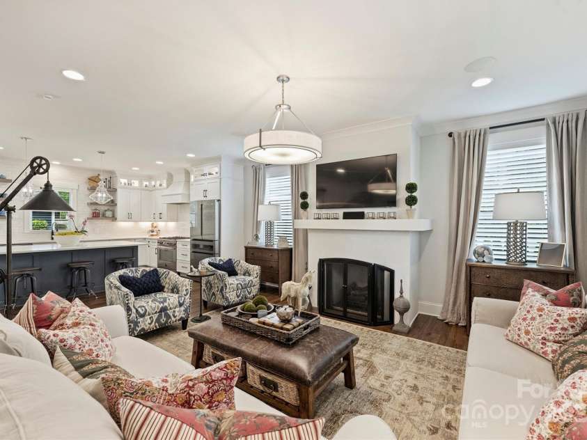 2829 Holt Street, Charlotte, NC 28205.  MLS# CAR4260071, YatesRealty ID 15243. Gas Fireplace, custom lighting