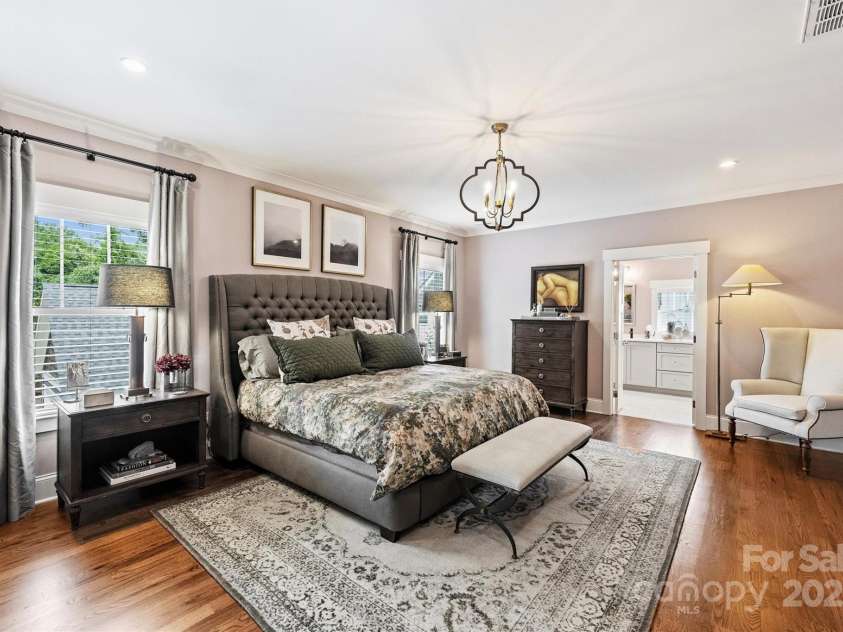 2829 Holt Street, Charlotte, NC 28205.  MLS# CAR4260071, YatesRealty ID 15243. Large Primary Suite