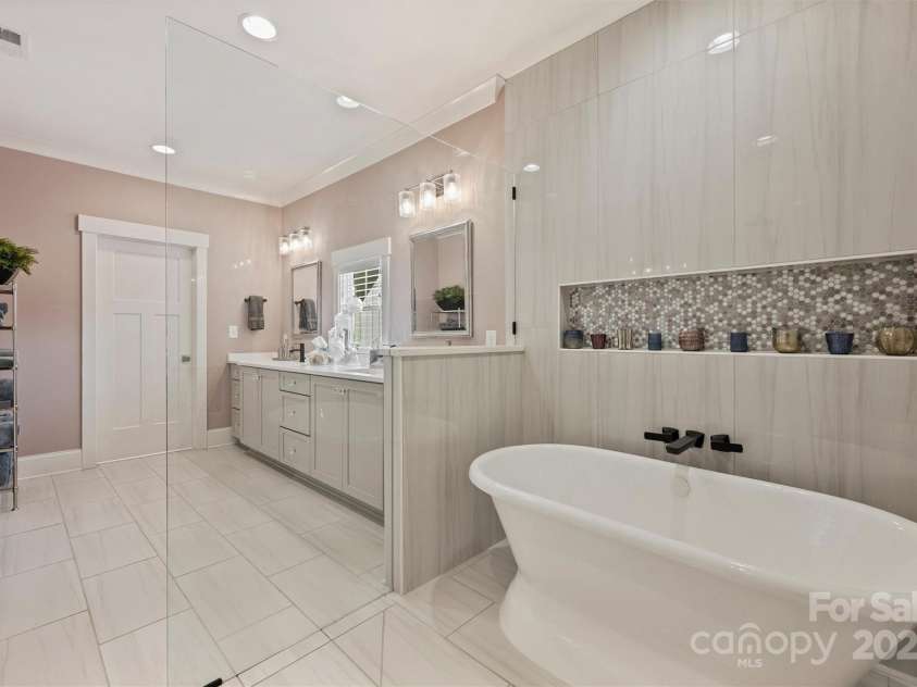 2829 Holt Street, Charlotte, NC 28205.  MLS# CAR4260071, YatesRealty ID 15243. Primary Ensuite bathroom