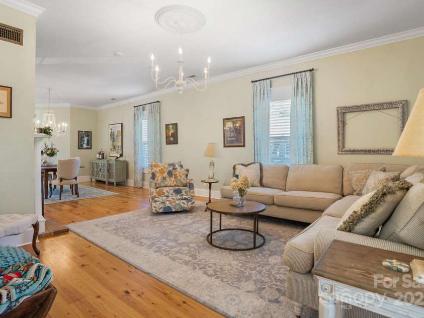 420 Cedar Street, Lincolnton, NC 28092.  MLS# CAR4263228, YatesRealty ID 15244. 