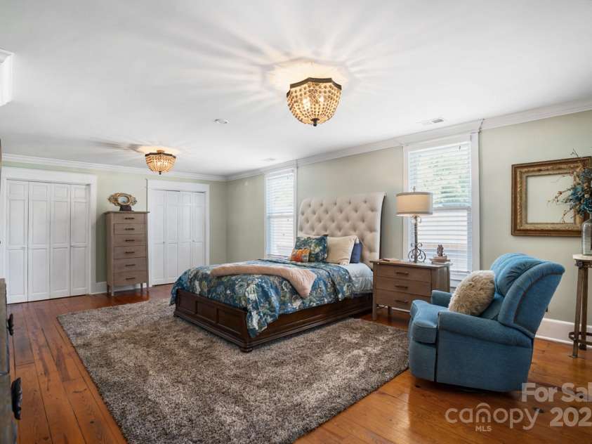 420 Cedar Street, Lincolnton, NC 28092.  MLS# CAR4263228, YatesRealty ID 15244. 