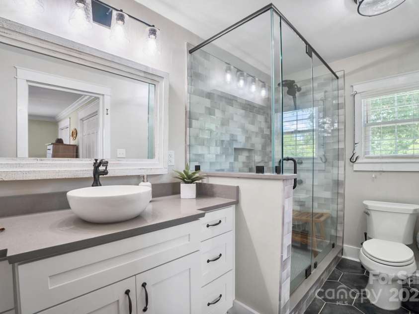 420 Cedar Street, Lincolnton, NC 28092.  MLS# CAR4263228, YatesRealty ID 15244. 