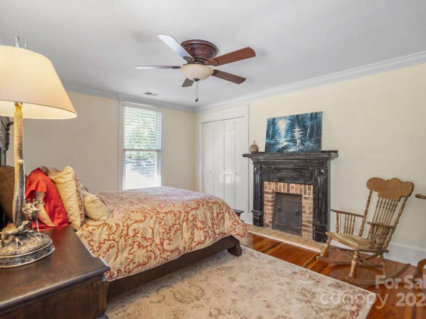 420 Cedar Street, Lincolnton, NC 28092.  MLS# CAR4263228, YatesRealty ID 15244. 