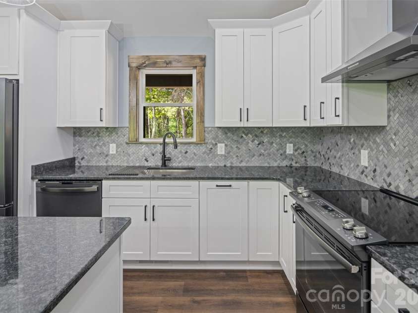 115 Pine Burr Drive, Purlear, NC 28665.  MLS# CAR4374403, YatesRealty ID 15245. 