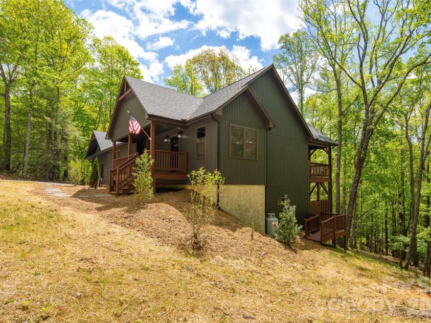 115 Pine Burr Drive, Purlear, NC 28665.  MLS# CAR4374403, YatesRealty ID 15245. 