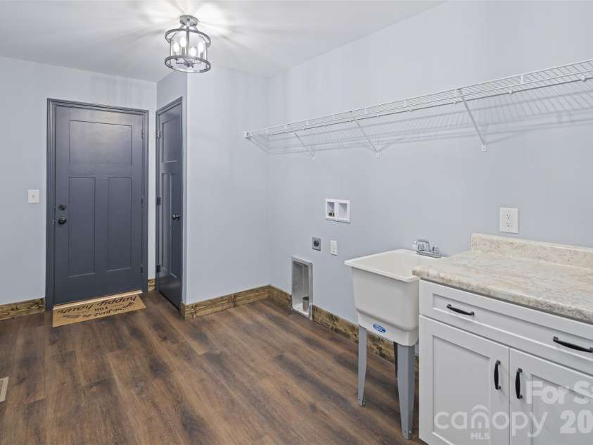115 Pine Burr Drive, Purlear, NC 28665.  MLS# CAR4374403, YatesRealty ID 15245. Main Level - Laundry/Mud Room off Garage