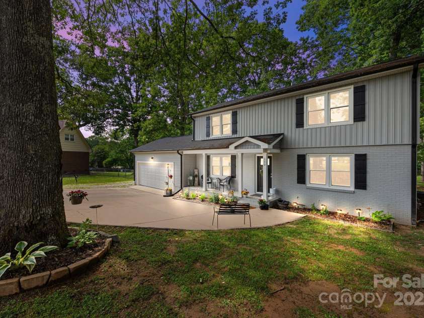130 Cherokee Lane, Salisbury, NC 28147.  MLS# CAR4249287, YatesRealty ID 15245. 