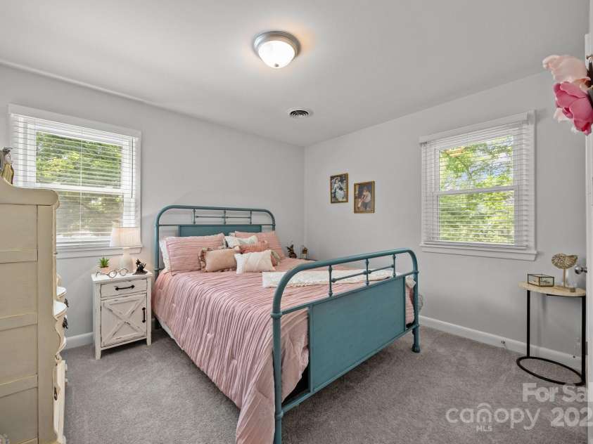130 Cherokee Lane, Salisbury, NC 28147.  MLS# CAR4249287, YatesRealty ID 15245. 