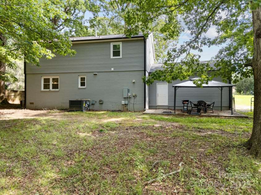 130 Cherokee Lane, Salisbury, NC 28147.  MLS# CAR4249287, YatesRealty ID 15245. 