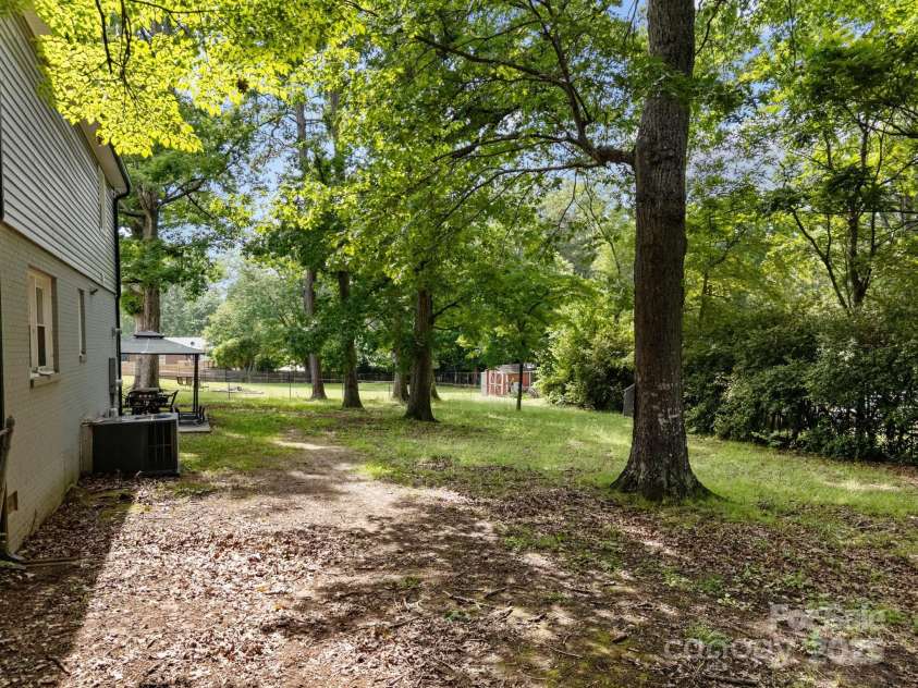 130 Cherokee Lane, Salisbury, NC 28147.  MLS# CAR4249287, YatesRealty ID 15245. 