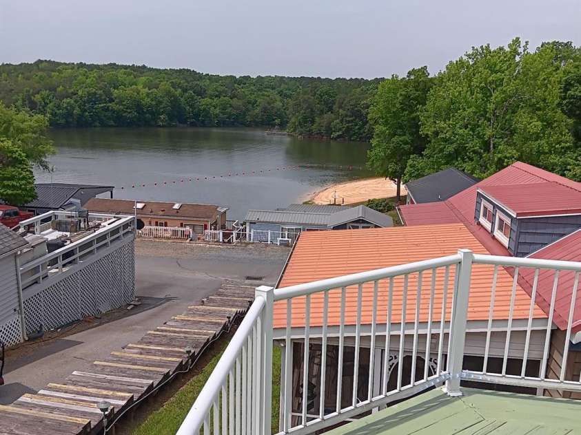 125 Maple Street, New London, NC 28127.  MLS# CAR4256004, YatesRealty ID 15247. 