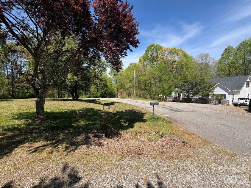 121 Spearpoint Lane, Statesville, NC 28625.  MLS# CAR4374440, YatesRealty ID 15248. 