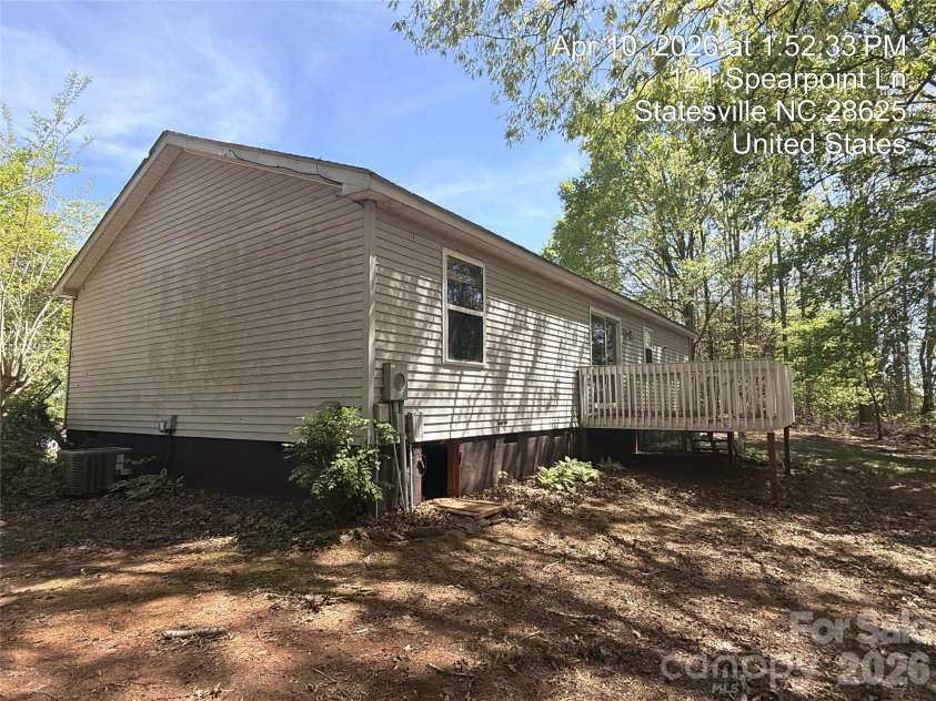 121 Spearpoint Lane, Statesville, NC 28625.  MLS# CAR4374440, YatesRealty ID 15248. 