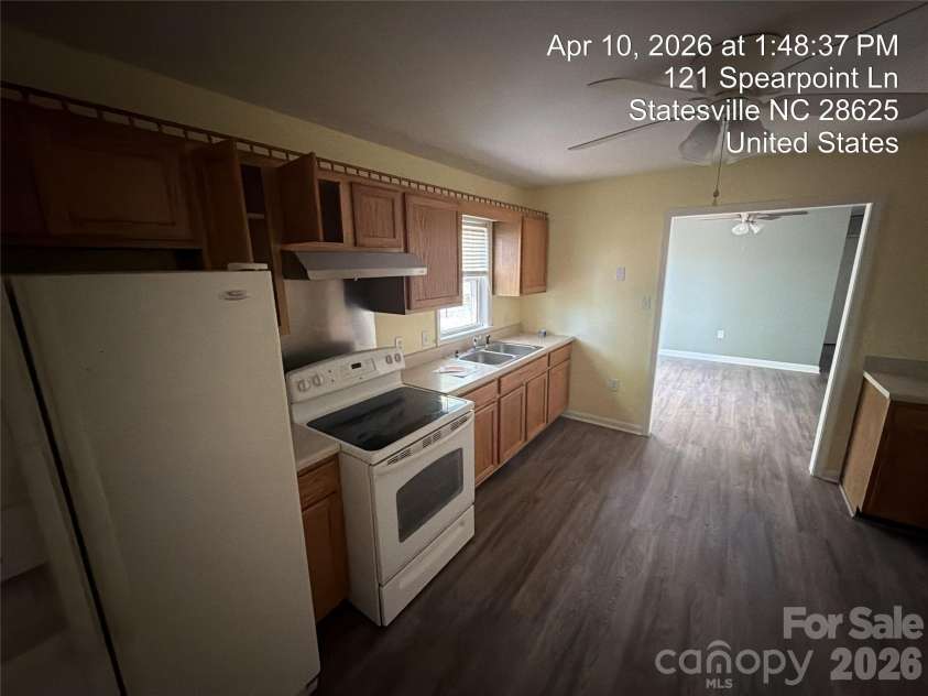 121 Spearpoint Lane, Statesville, NC 28625.  MLS# CAR4374440, YatesRealty ID 15248. 