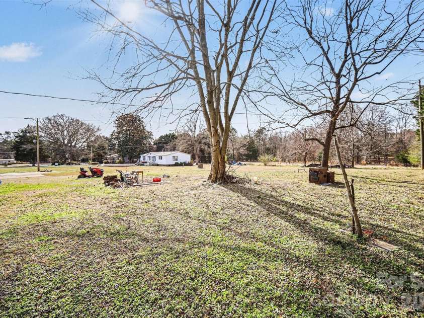5191 Fewell Road, Clover, SC 29710.  MLS# CAR4343194, YatesRealty ID 1525. 