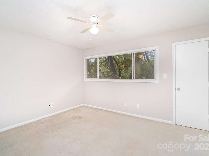 8005 Horse Chestnut Lane, Charlotte, NC 28277.  MLS# CAR4262727, YatesRealty ID 1525. 