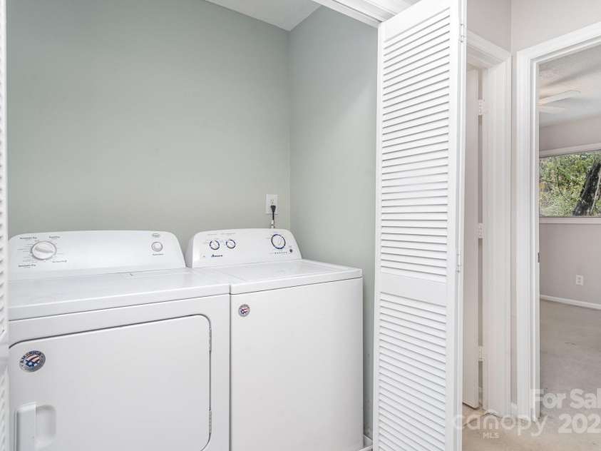 8005 Horse Chestnut Lane, Charlotte, NC 28277.  MLS# CAR4262727, YatesRealty ID 1525. 