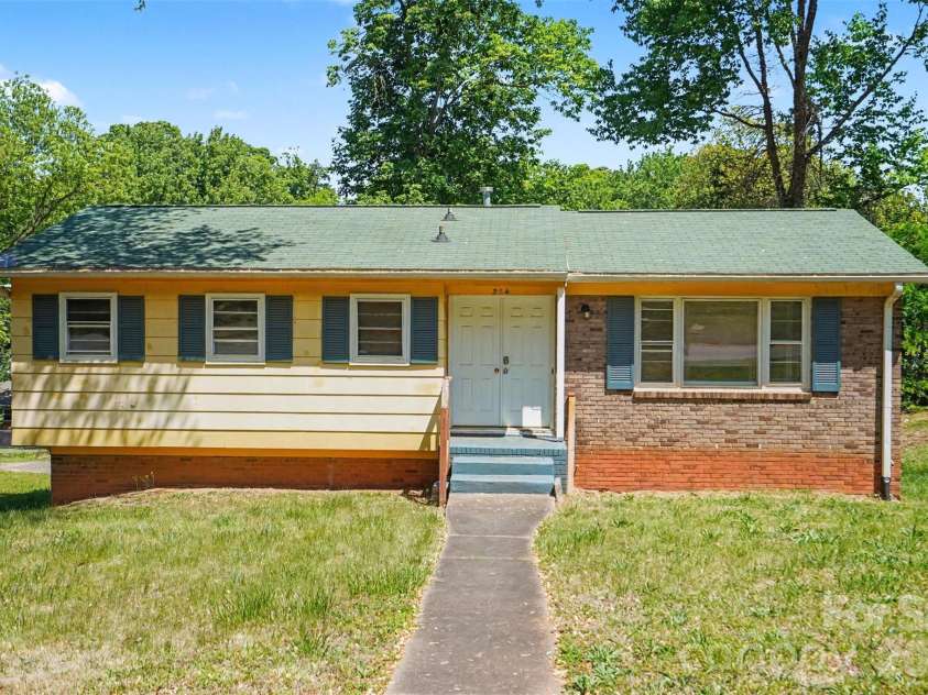 314 Westham Ridge Road, Charlotte, NC 28217.  MLS# CAR4373992, YatesRealty ID 15250. 