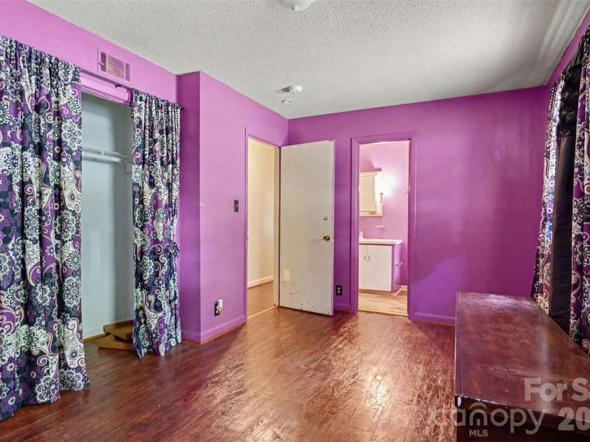 314 Westham Ridge Road, Charlotte, NC 28217.  MLS# CAR4373992, YatesRealty ID 15250. 