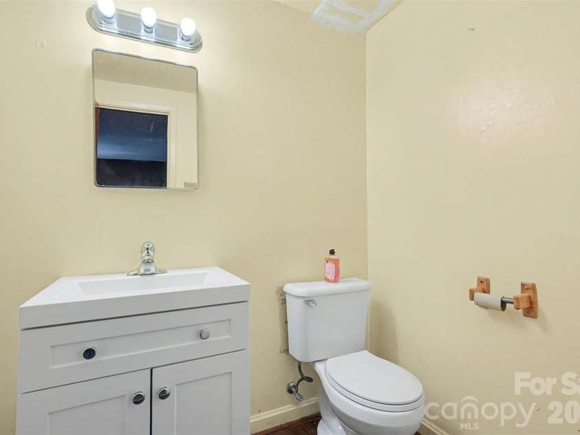 314 Westham Ridge Road, Charlotte, NC 28217.  MLS# CAR4373992, YatesRealty ID 15250. 